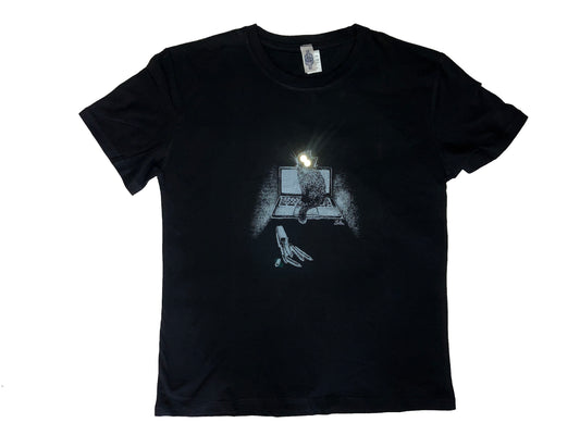 Woman Black T-shirt - Cat on the laptop